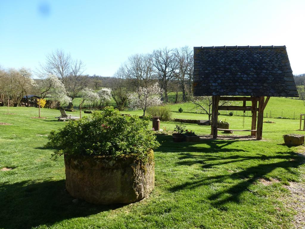 Chambres D'Hotes Du Hameau Les Brunes Bozouls Exterior foto